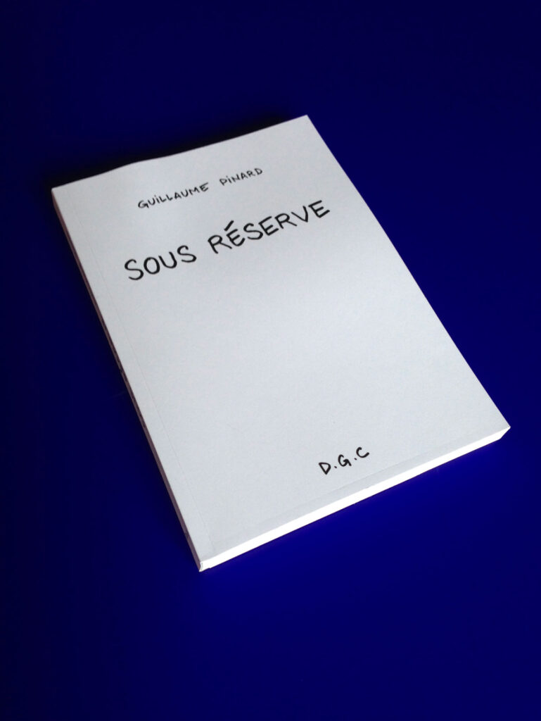 Livre regroupant les 300 dessins réalisés par Guillaume Pinard est mis à disposition des agent.es.